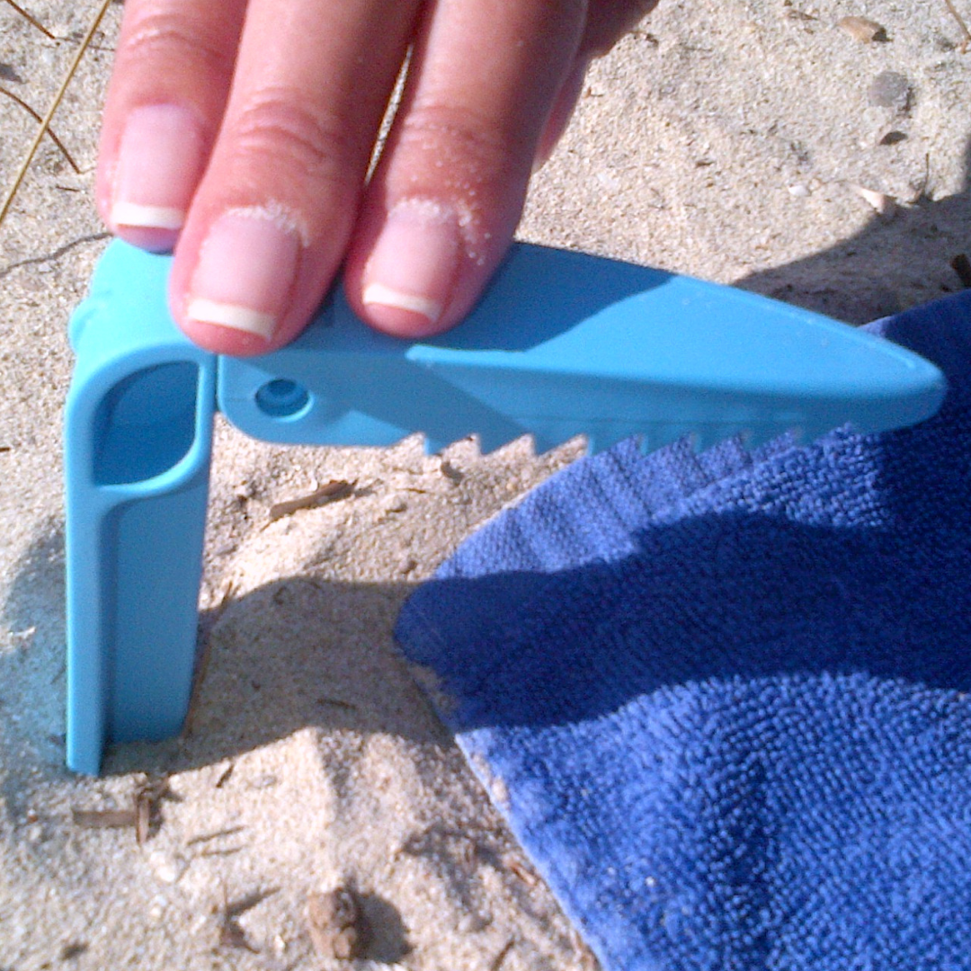 The Beach Towel Clip (AQUA BLUE)